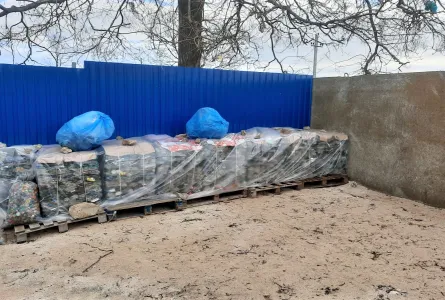 O treime din plasticul de pe teritoriul depozitului de deșeuri din satul Palanca a fost sortat manual și balotat cu presa